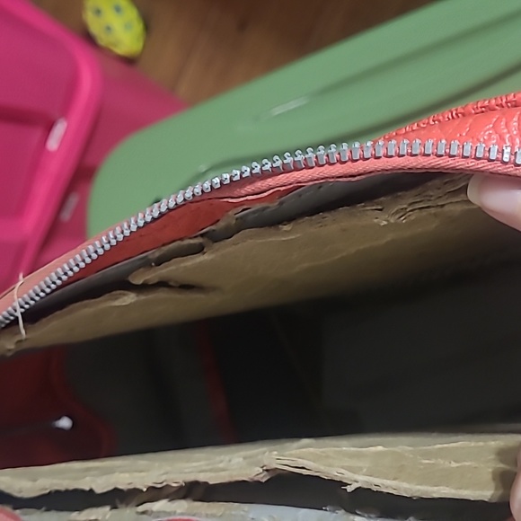 Amelia Earhart Carryon - Picture 6 of 10